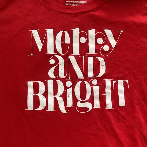 “Merry and Bright” Christmas T-Shirt.  Adult Large.  Pre-Owned. - Picture 4 of 4